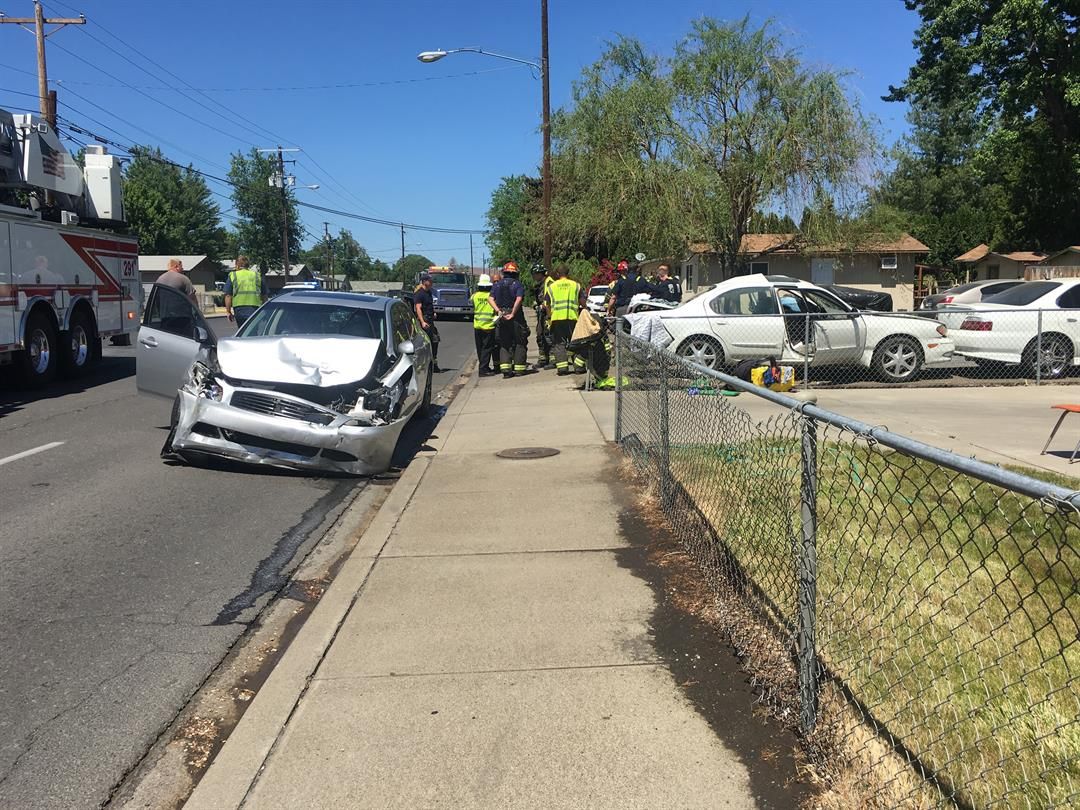 Twocar crash in Yakima injures three on Monday NBC Right Now/KNDO