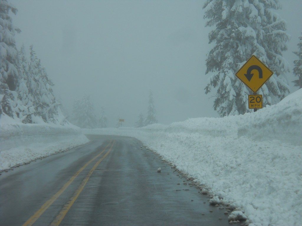 Heavy snow closes Snoqualmie Pass NBC Right Now/KNDO/KNDU TriCities, Yakima, WA
